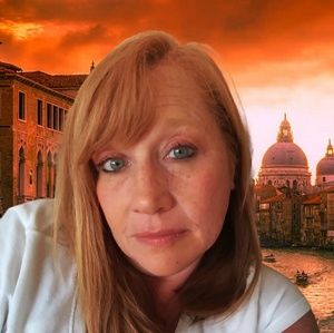 Meet your Posher, Joni